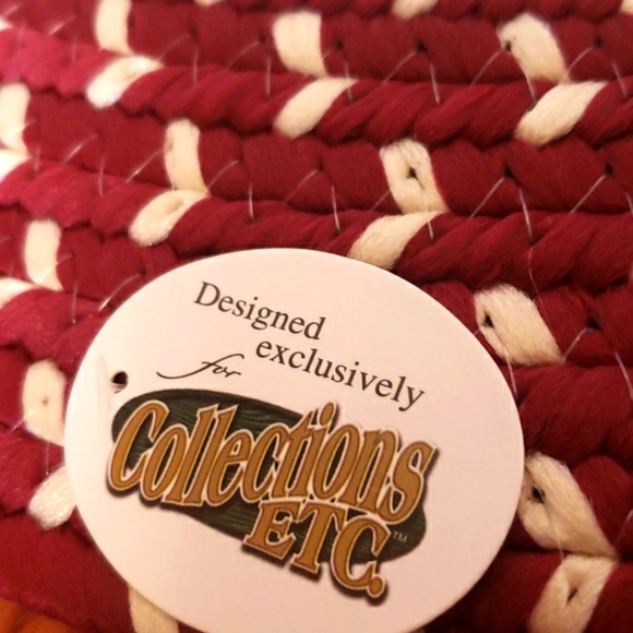 NWT Collections Etc Christmas Braided Accent Rug With Candy Canes- 19" x 29" - Picture 7 of 15